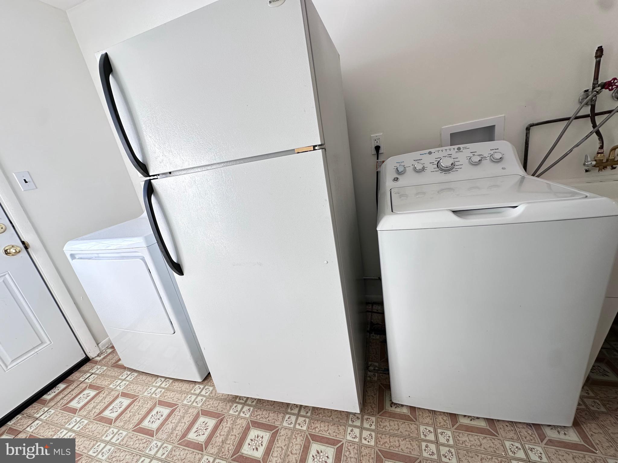 2 West High Ridge Road Cherry Hill, NJ 08003 - Photo 38 of 41