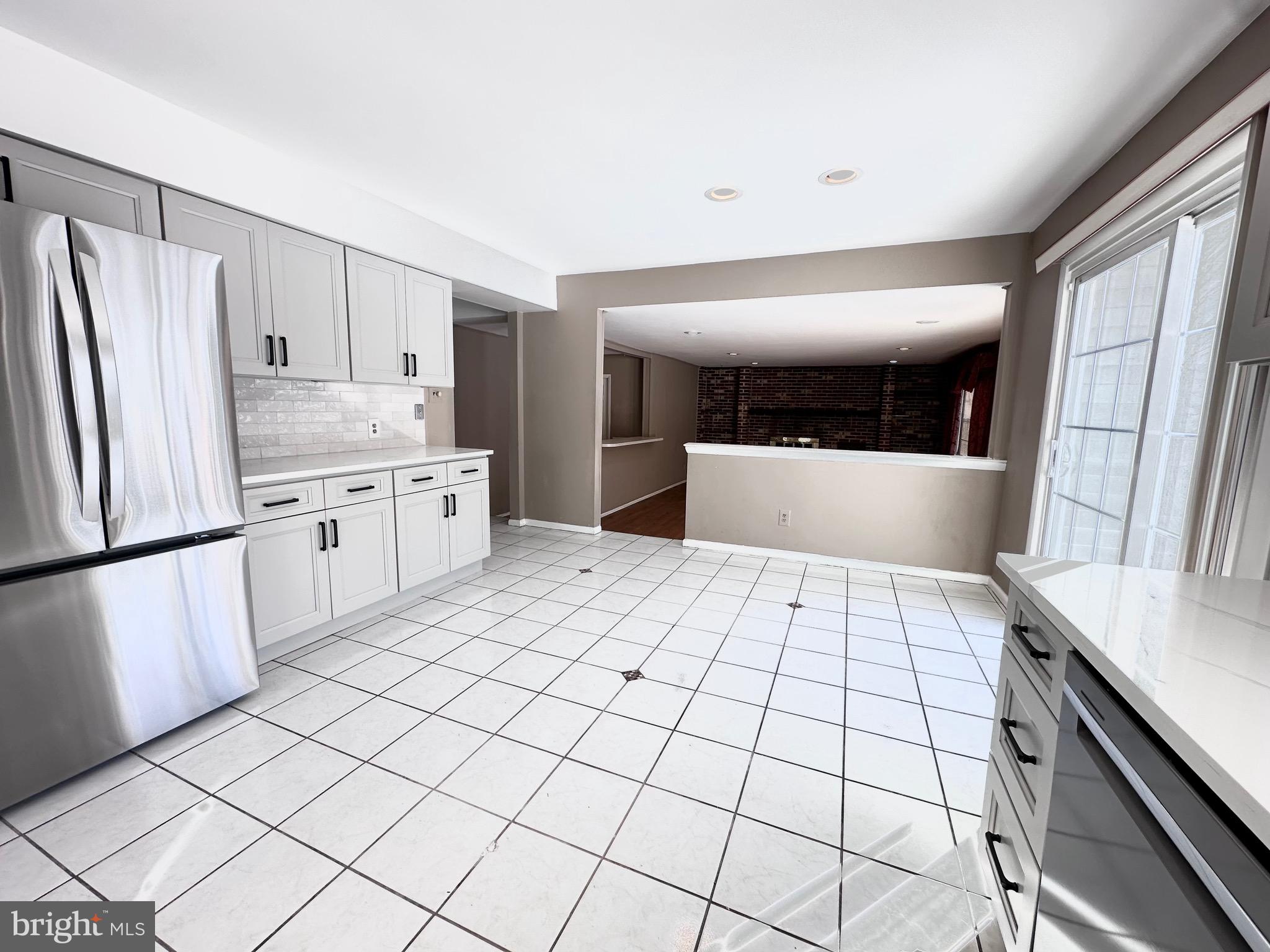 2 West High Ridge Road Cherry Hill, NJ 08003 - Photo 4 of 41