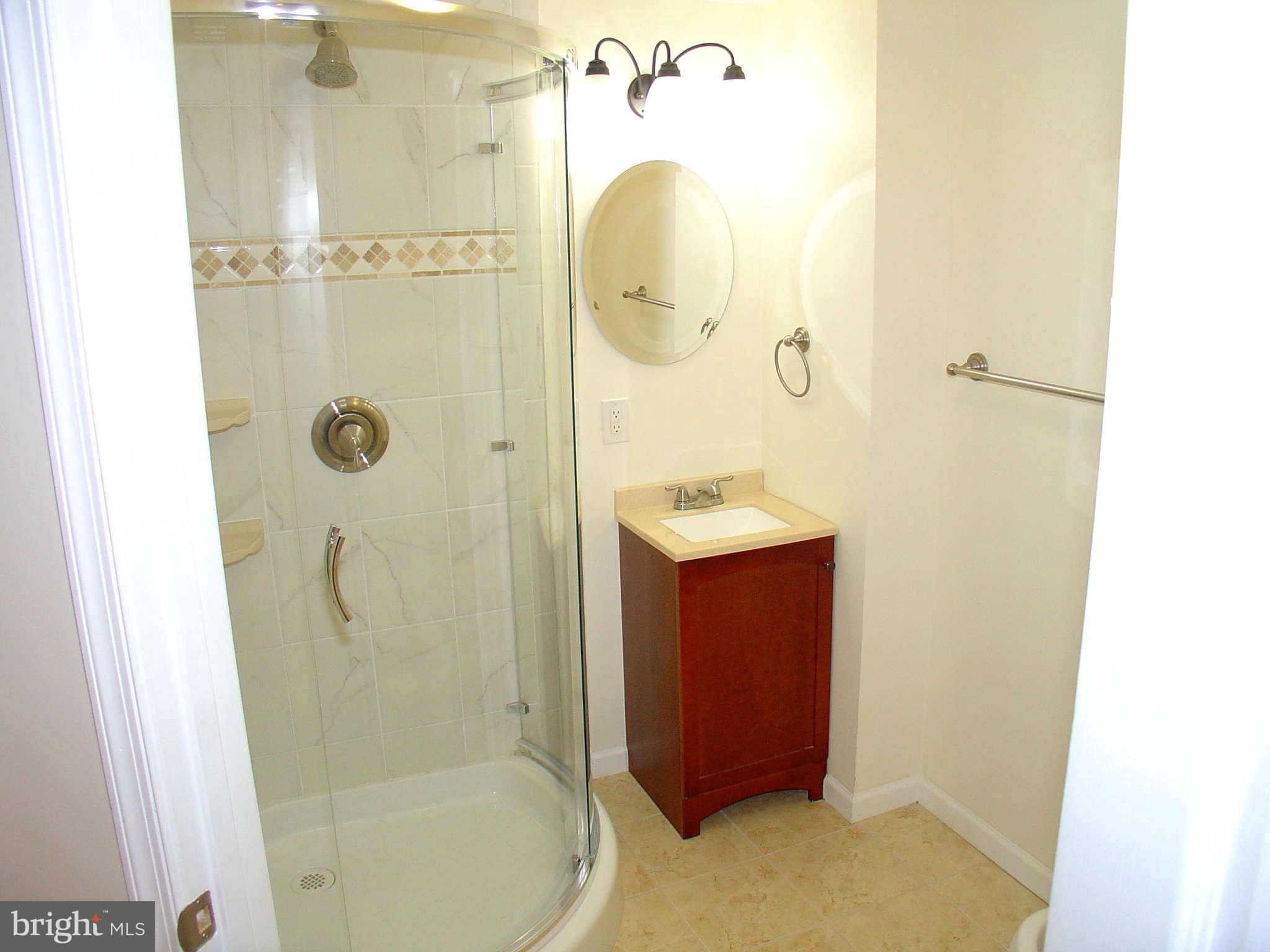 814 Middlesex Road Baltimore, MD 21221 - Photo 22 of 27 Bath
