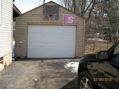 4140 Western Road Flint, MI 48506 - Photo 2 of 8 20107591-1.JPG