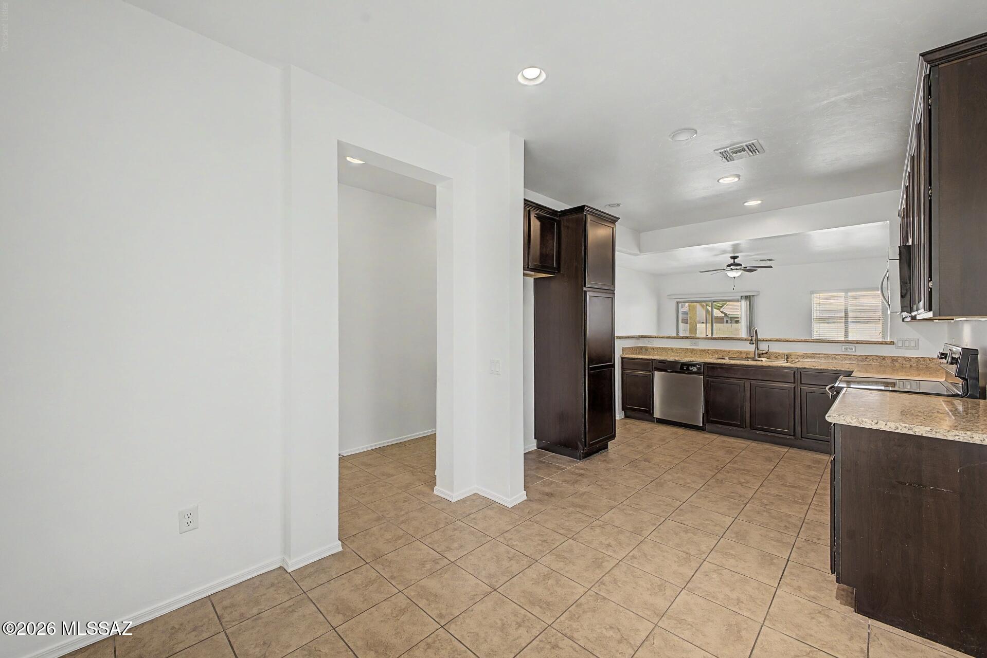 21626 East Frontier Road Red Rock, AZ 85145 - Photo 10 of 37