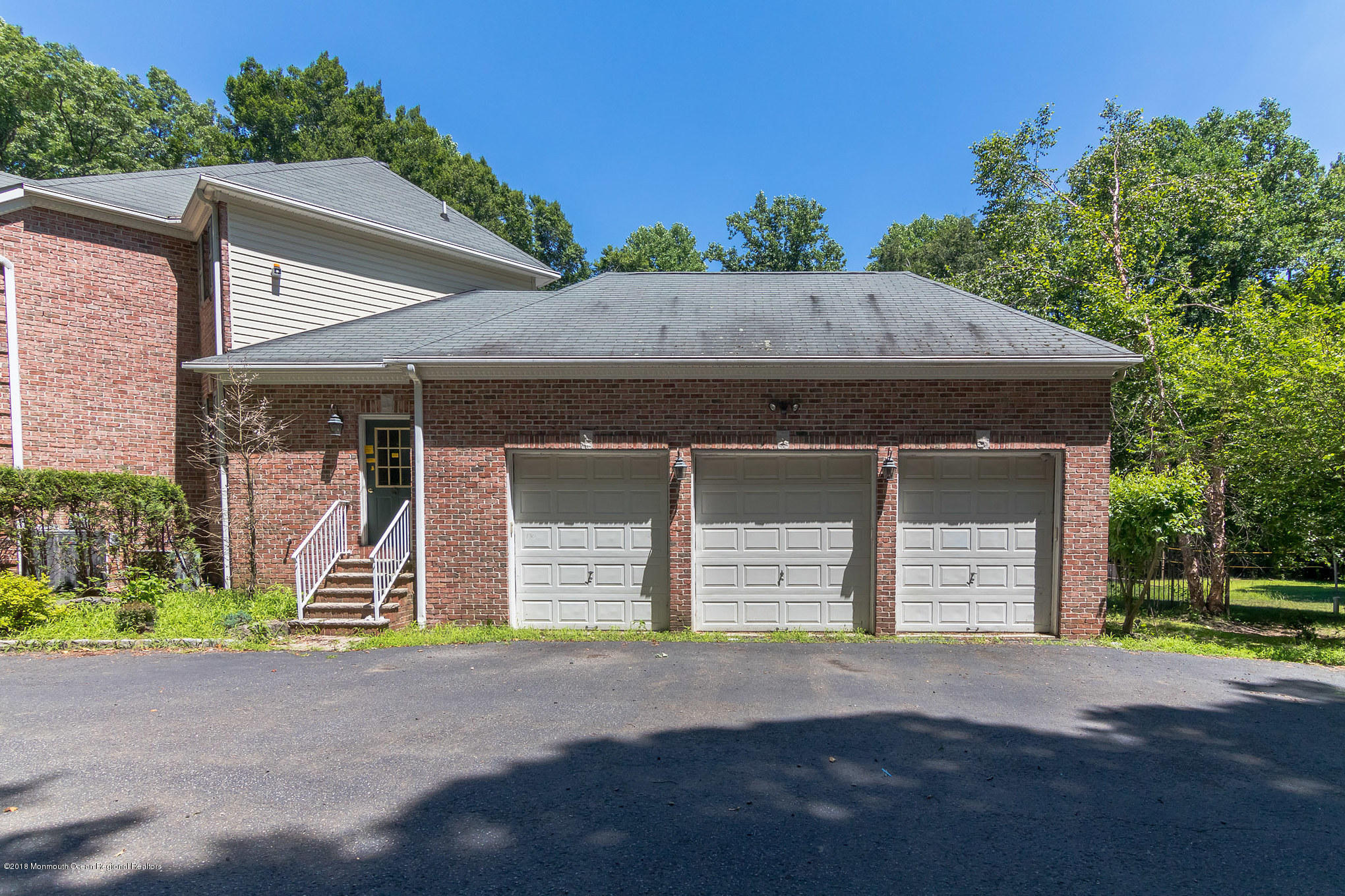 130 Igoe Road Morganville, NJ 07751 - Photo 4 of 32 1 (4)