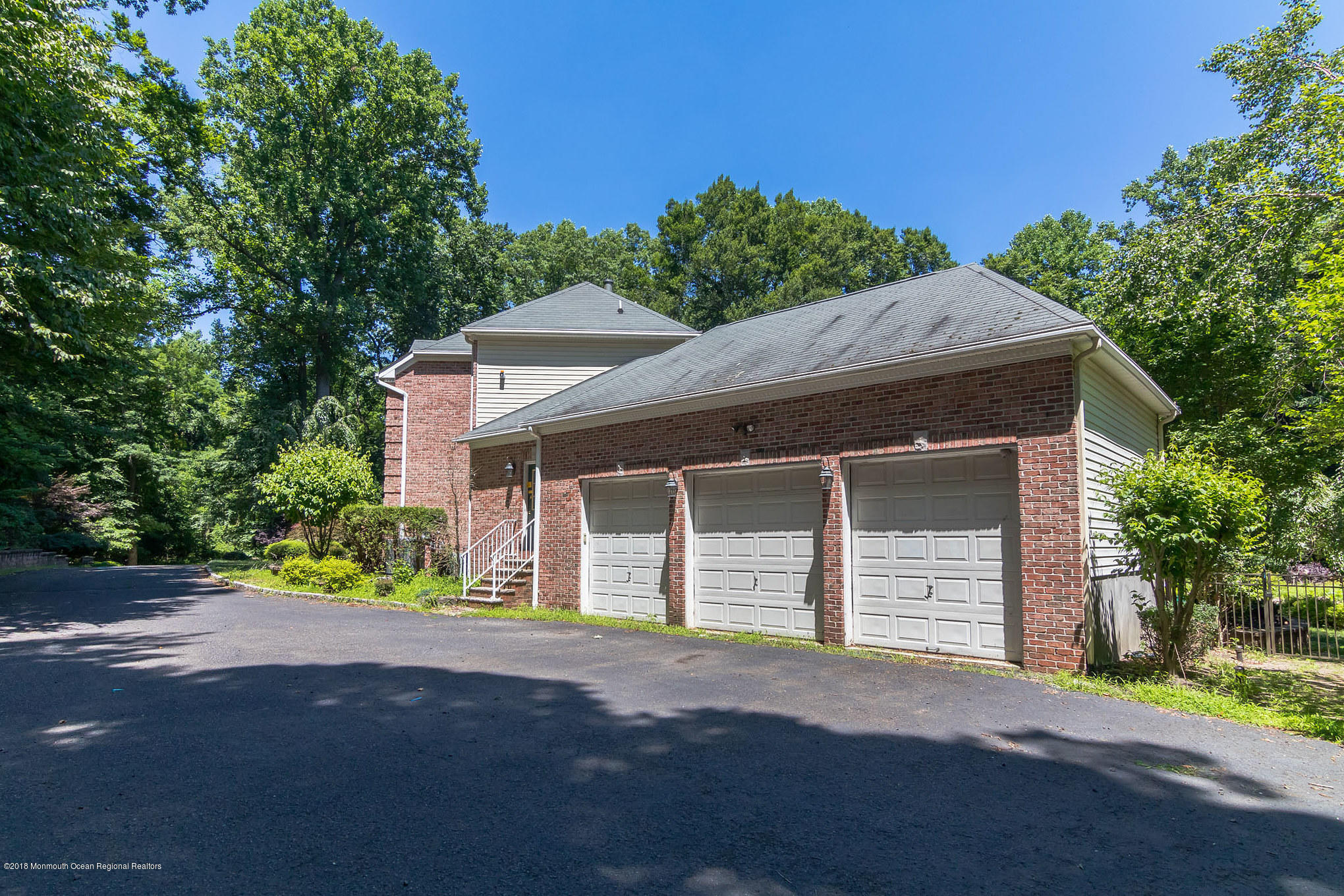 130 Igoe Road Morganville, NJ 07751 - Photo 5 of 32 1 (5)