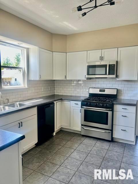 636 North 8th Avenue Canton, IL 61520 - Photo 19 of 33