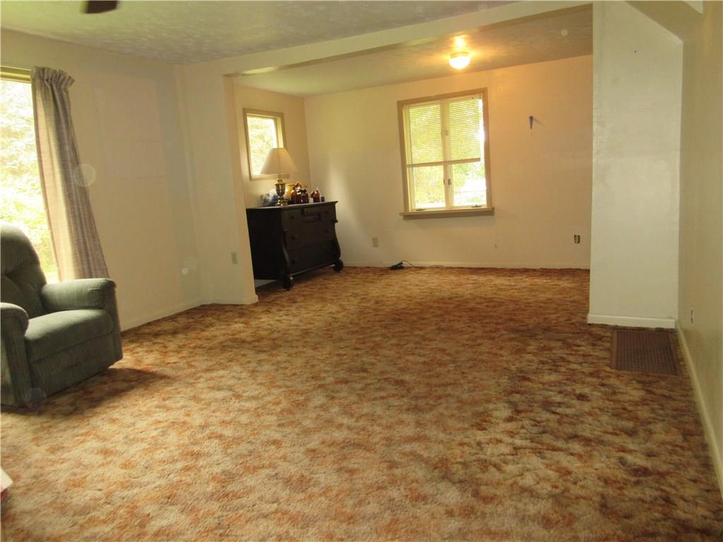 354 McVille Road Freeport, PA 16229 - Photo 5 of 21 Living room