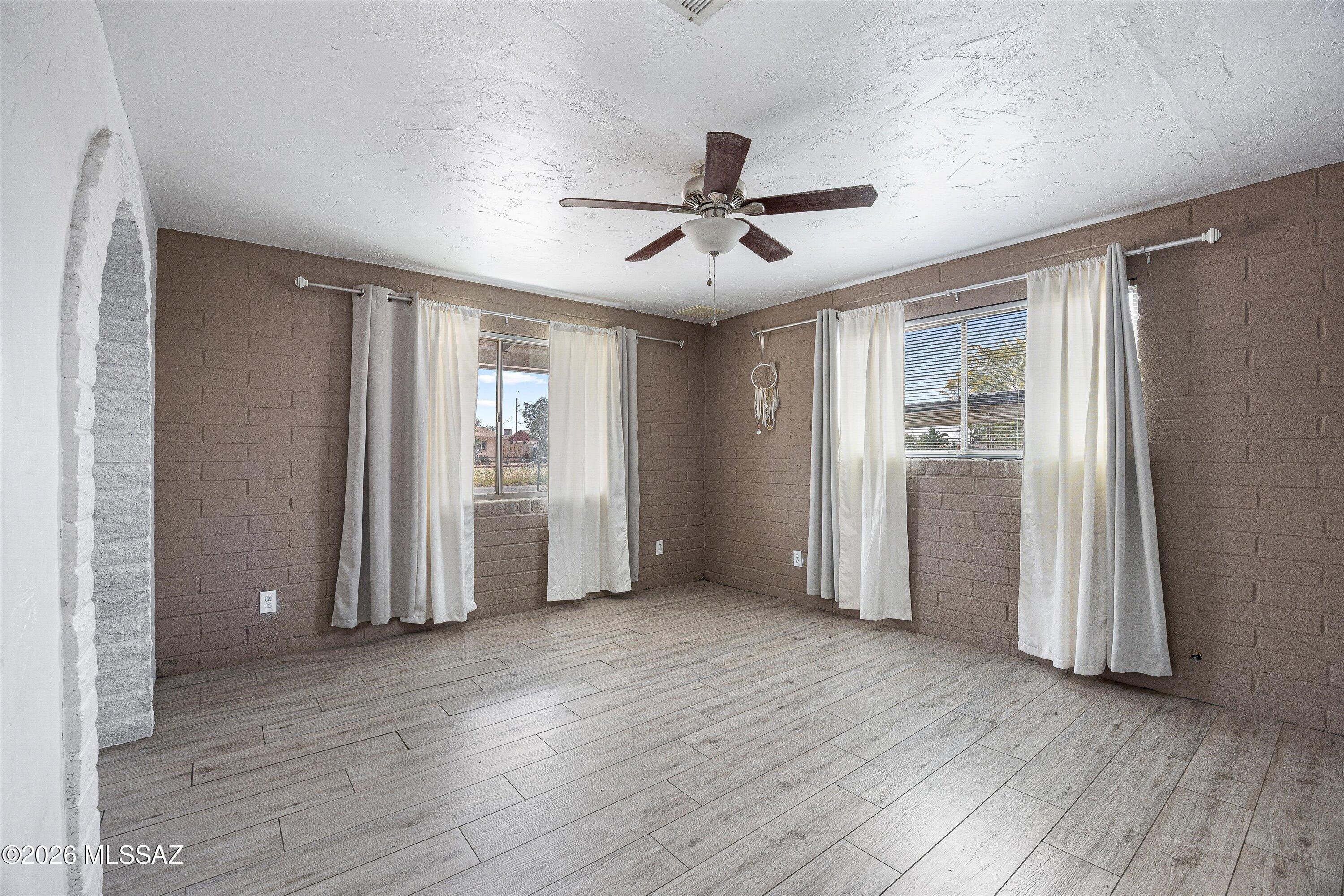 3321 East Silverlake Road Tucson, AZ 85713 - Photo 8 of 28 Family Area