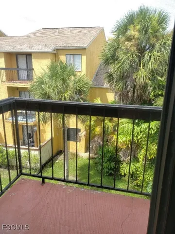 $1,000 | 2875 Winkler Avenue, Unit 518, Fort Myers, FL 33916