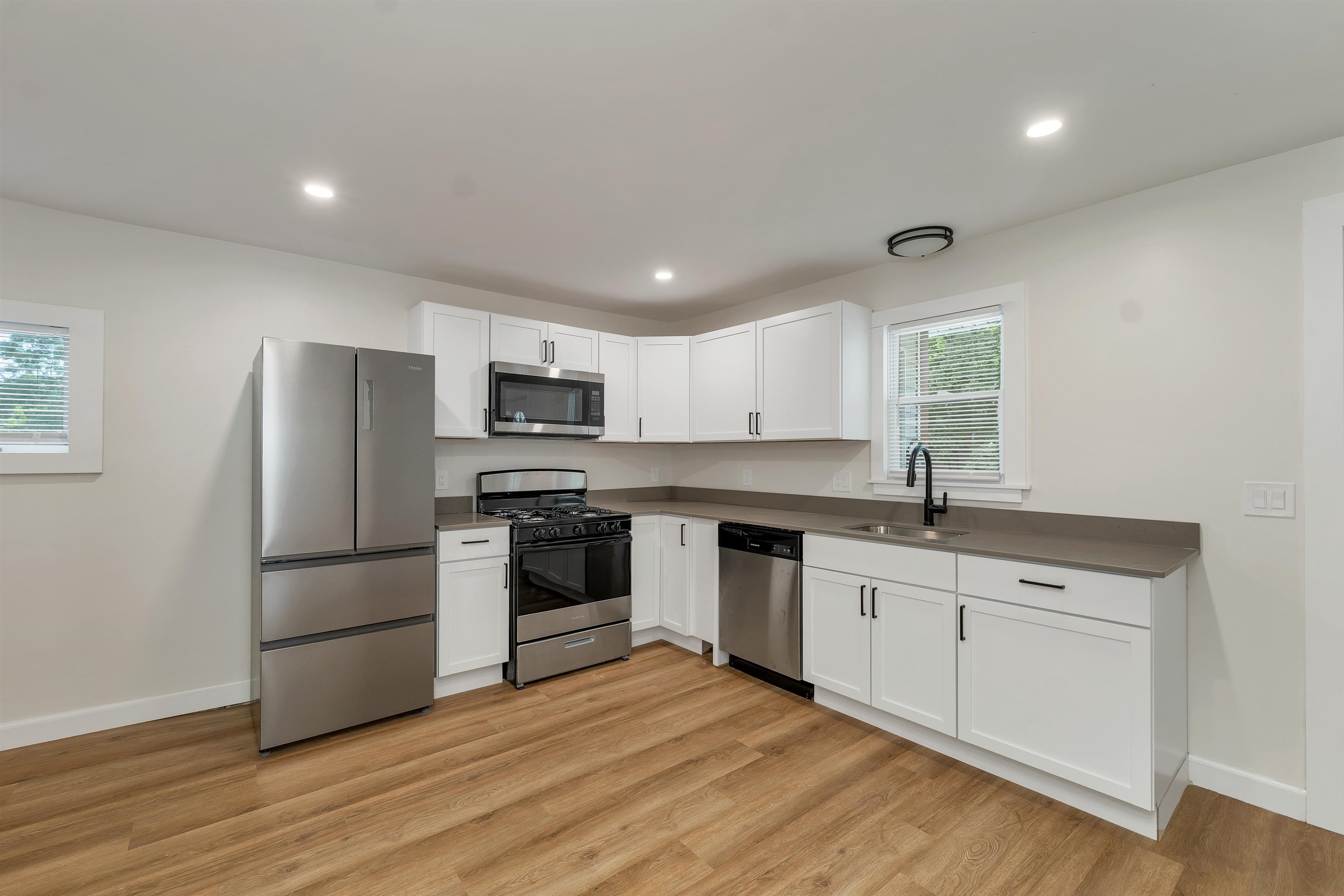 456 North State Street Concord, NH 03301 - Photo 12 of 49