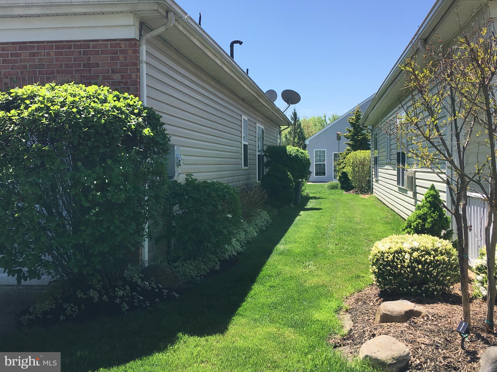 12 McCay Way Delanco, NJ 08075 - Photo 2 of 17 SIDE YARD