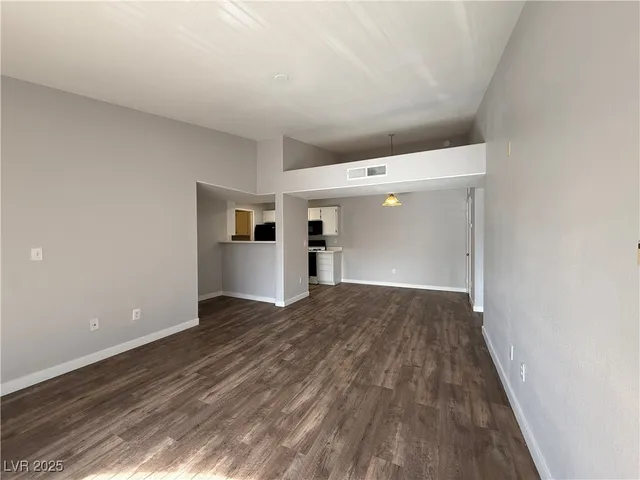$1,250 | 7885 West Flamingo Road, Unit 2153, Las Vegas, NV 89147