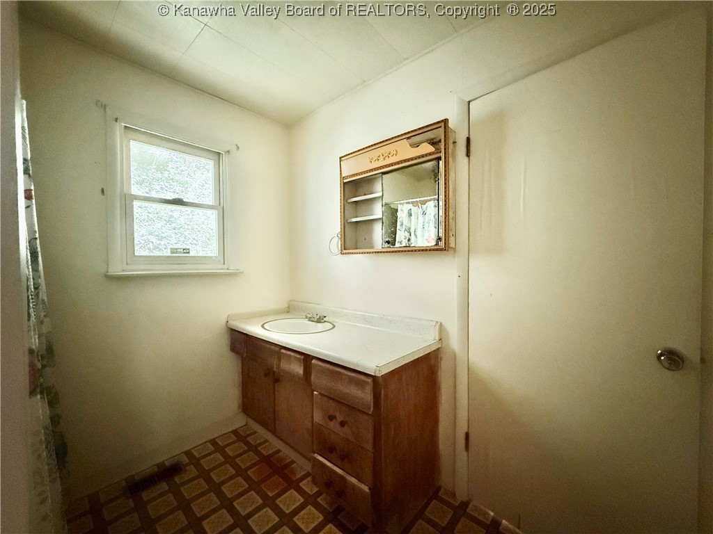 1749 Chapps Fork Road Charleston, WV 25312 - Photo 27 of 42 Gallery Image 27