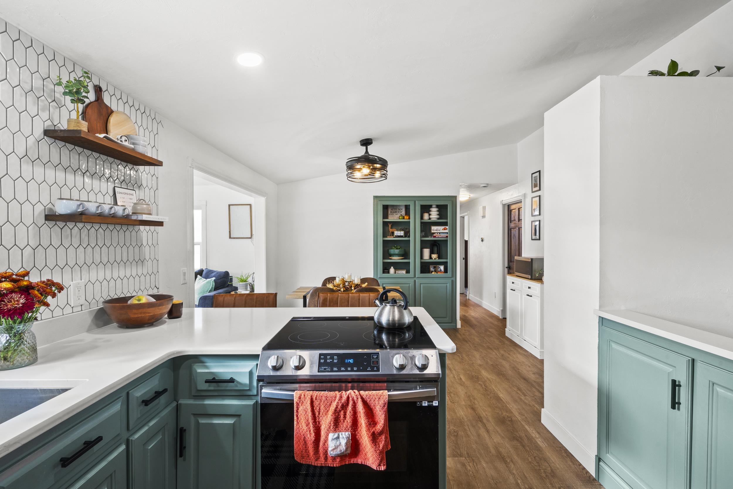 1371 Cormier Road Ashwaubenon, WI 54313 - Photo 10 of 32 Gallery Image 10