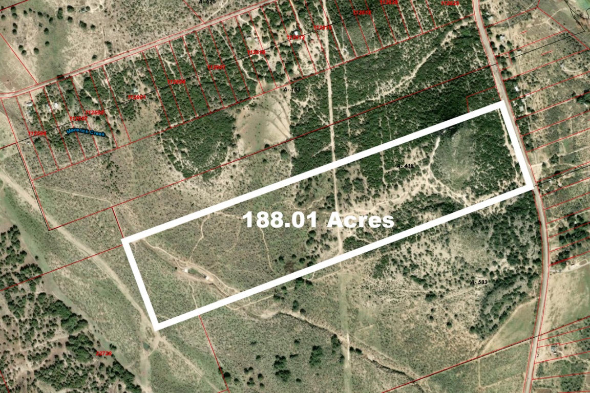 32901 Highway 55 Uvalde, TX 78801 - Photo 3 of 37 a view of balcony with wooden floor