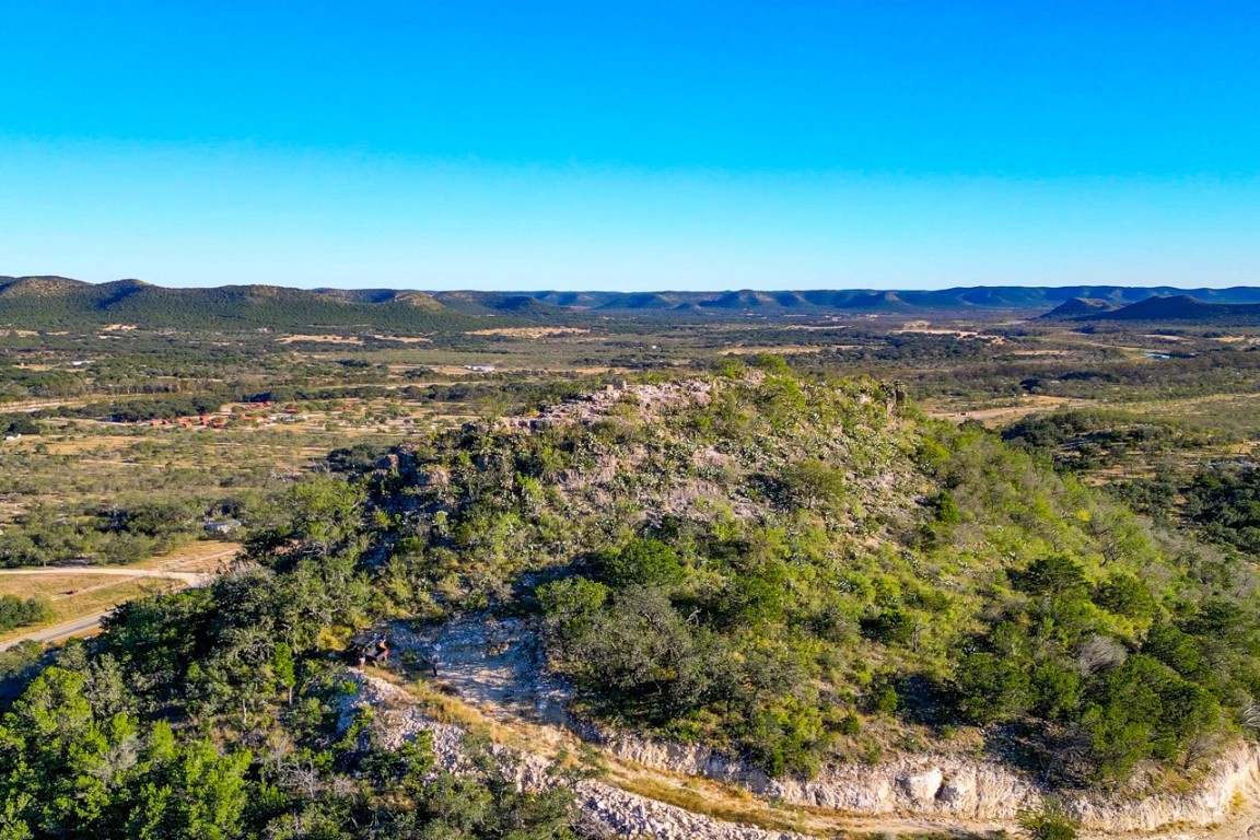 32901 Highway 55 Uvalde, TX 78801 - Photo 7 of 37