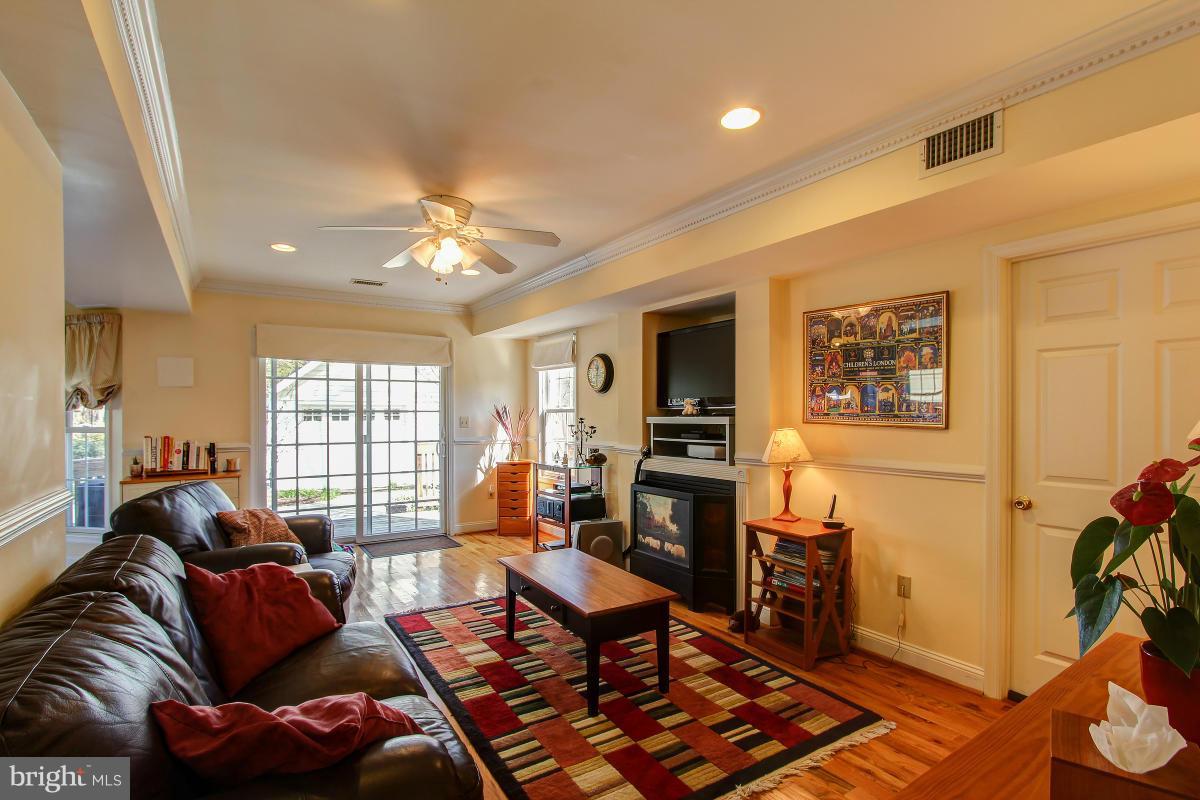701 Ritchie Avenue Silver Spring, MD 20910 - Photo 11 of 30 Family Room