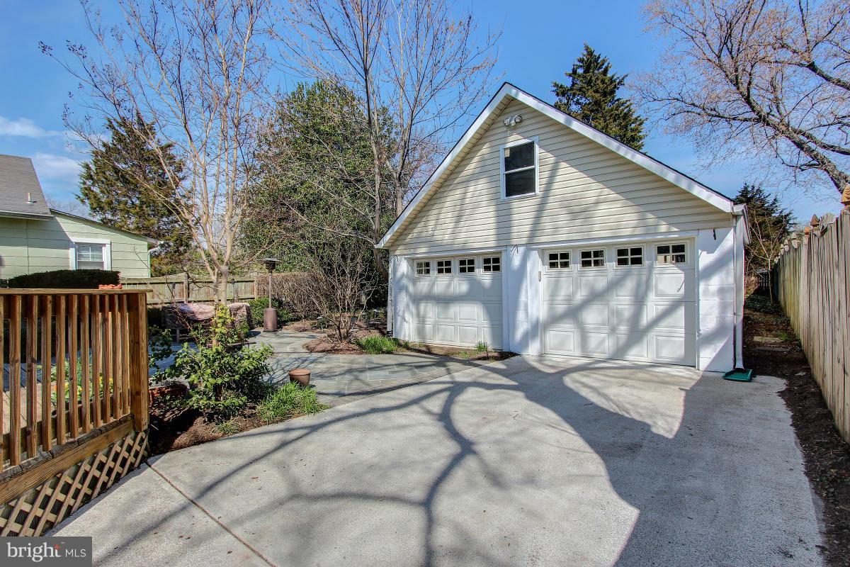 701 Ritchie Avenue Silver Spring, MD 20910 - Photo 20 of 30 2 car garage