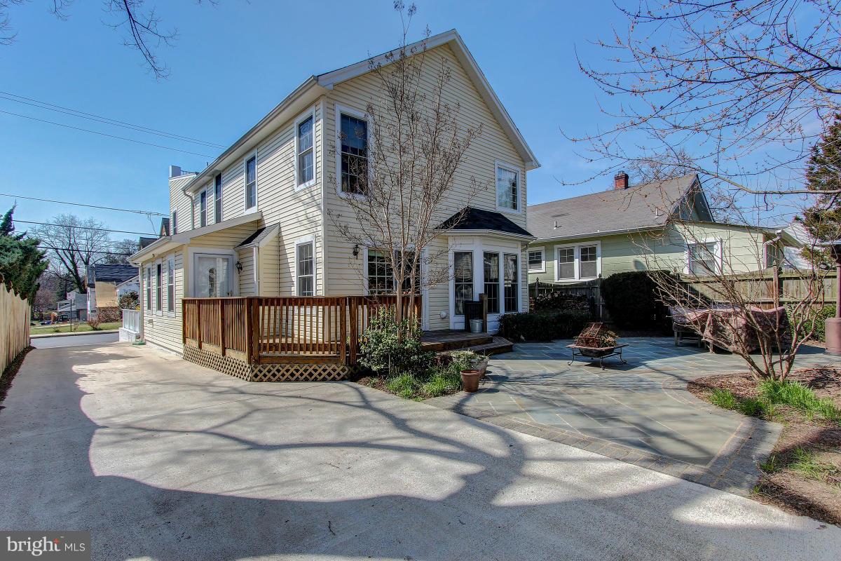 701 Ritchie Avenue Silver Spring, MD 20910 - Photo 21 of 30 Exterior (Rear)