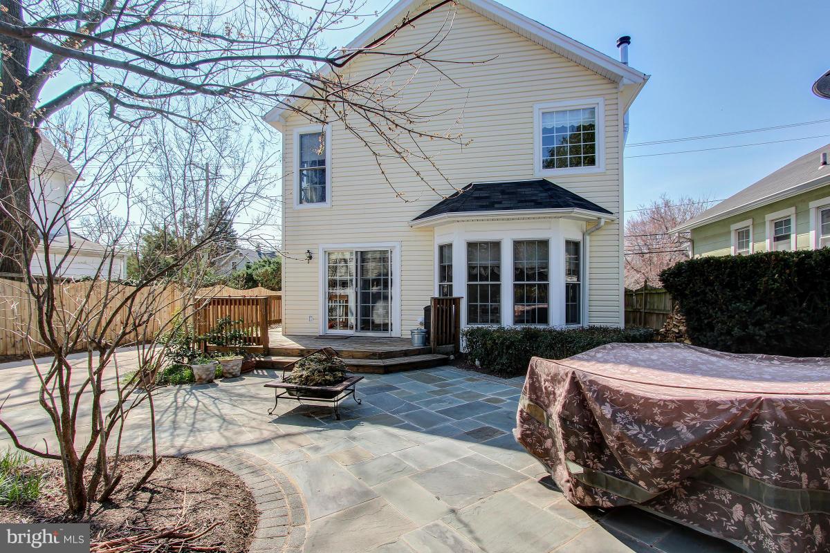 701 Ritchie Avenue Silver Spring, MD 20910 - Photo 24 of 30 Exterior (Rear)