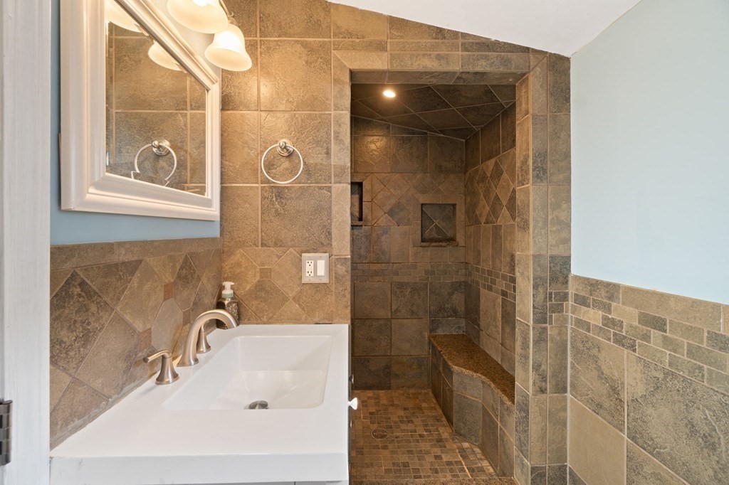 4 Sunset Road Norton, MA 02766 - Photo 8 of 33