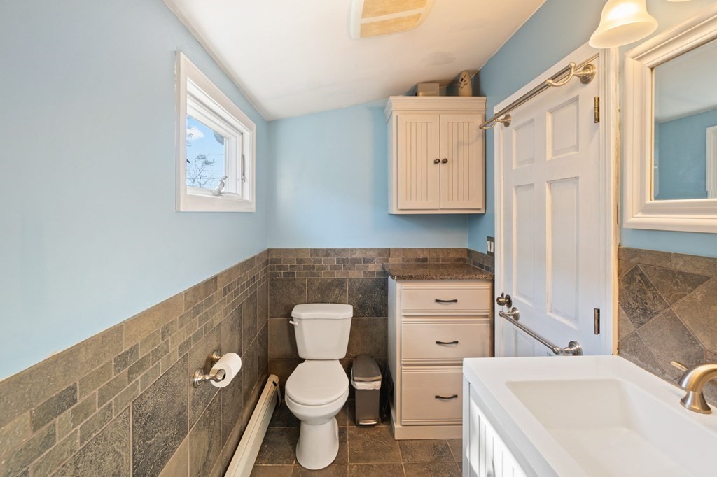 4 Sunset Road Norton, MA 02766 - Photo 9 of 33