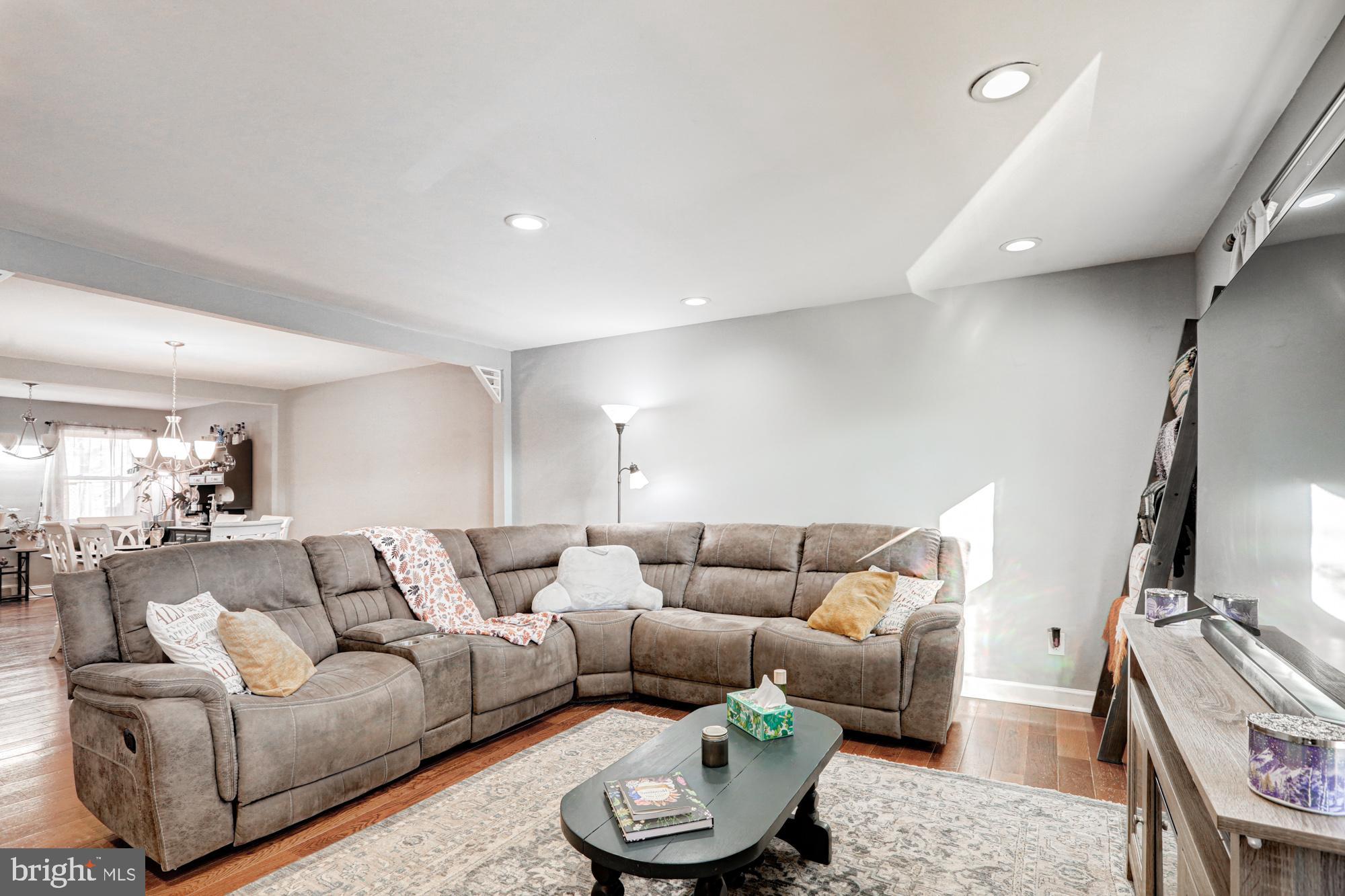 15 Evergreen Drive Newark, DE 19702 - Photo 14 of 85 a living room with furniture and a flat screen tv