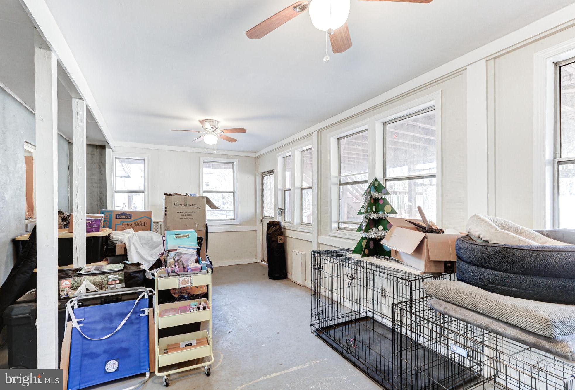 15 Evergreen Drive Newark, DE 19702 - Photo 60 of 85 a living room with furniture and a window