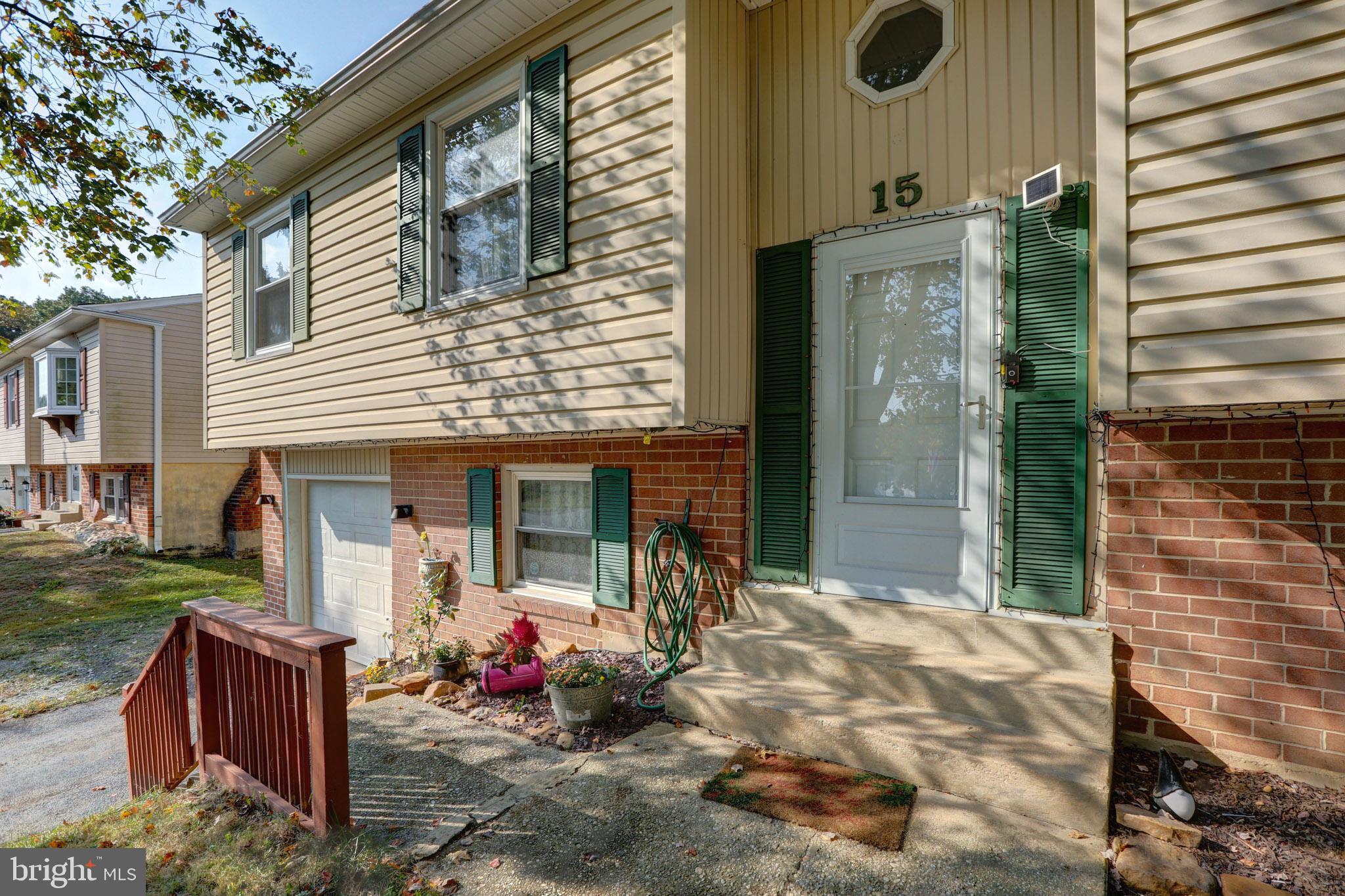 15 Evergreen Drive Newark, DE 19702 - Photo 8 of 85 a front view of a house with patio