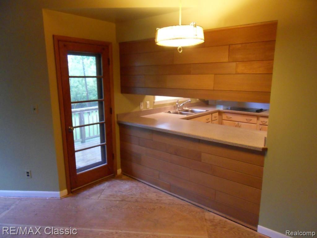 447 Rochdale Drive South Rochester, MI 48309 - Photo 6 of 43 SDC14414.jpg