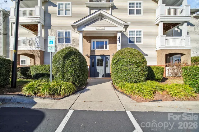 $293,900 | 17113 Doe Valley Court, Cornelius, NC 28031