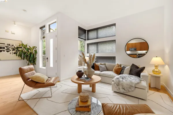 $485,000 | 21 Covent Lane, Oakland, CA 94608