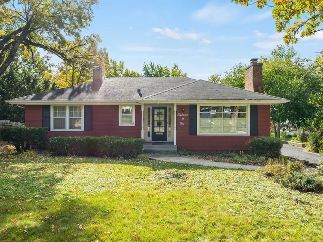 $550,000 | 1801 Prairie Avenue, Downers Grove, IL 60515