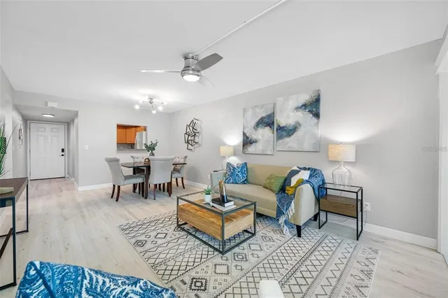 $169,900 | 1100 East Bay Drive, Unit 82, Largo, FL 33770