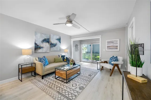 $169,900 | 1100 East Bay Drive, Unit 82, Largo, FL 33770