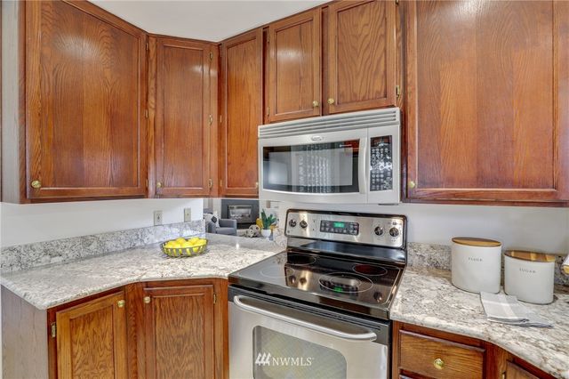 $559,500 | 10221 Northeast 138th Place, Unit D3, Kirkland, WA 98034