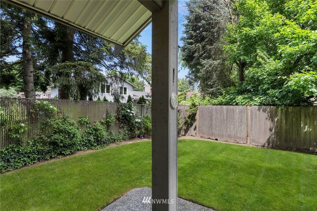 $559,500 | 10221 Northeast 138th Place, Unit D3, Kirkland, WA 98034