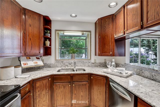 $559,500 | 10221 Northeast 138th Place, Unit D3, Kirkland, WA 98034