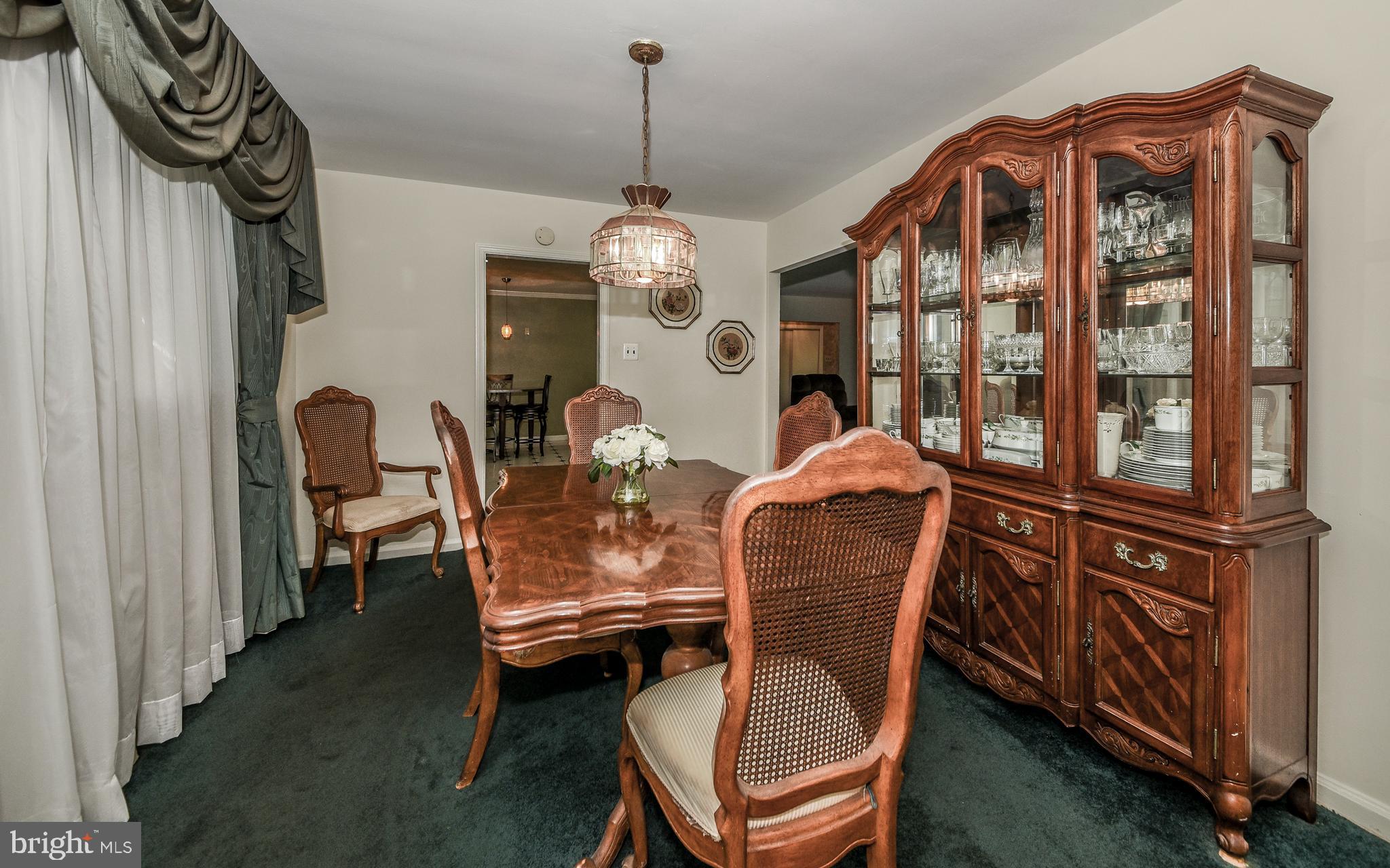 2083 Williamsburg Road Huntingdon Valley, PA 19006 - Photo 6 of 46 a dining room with furniture and window