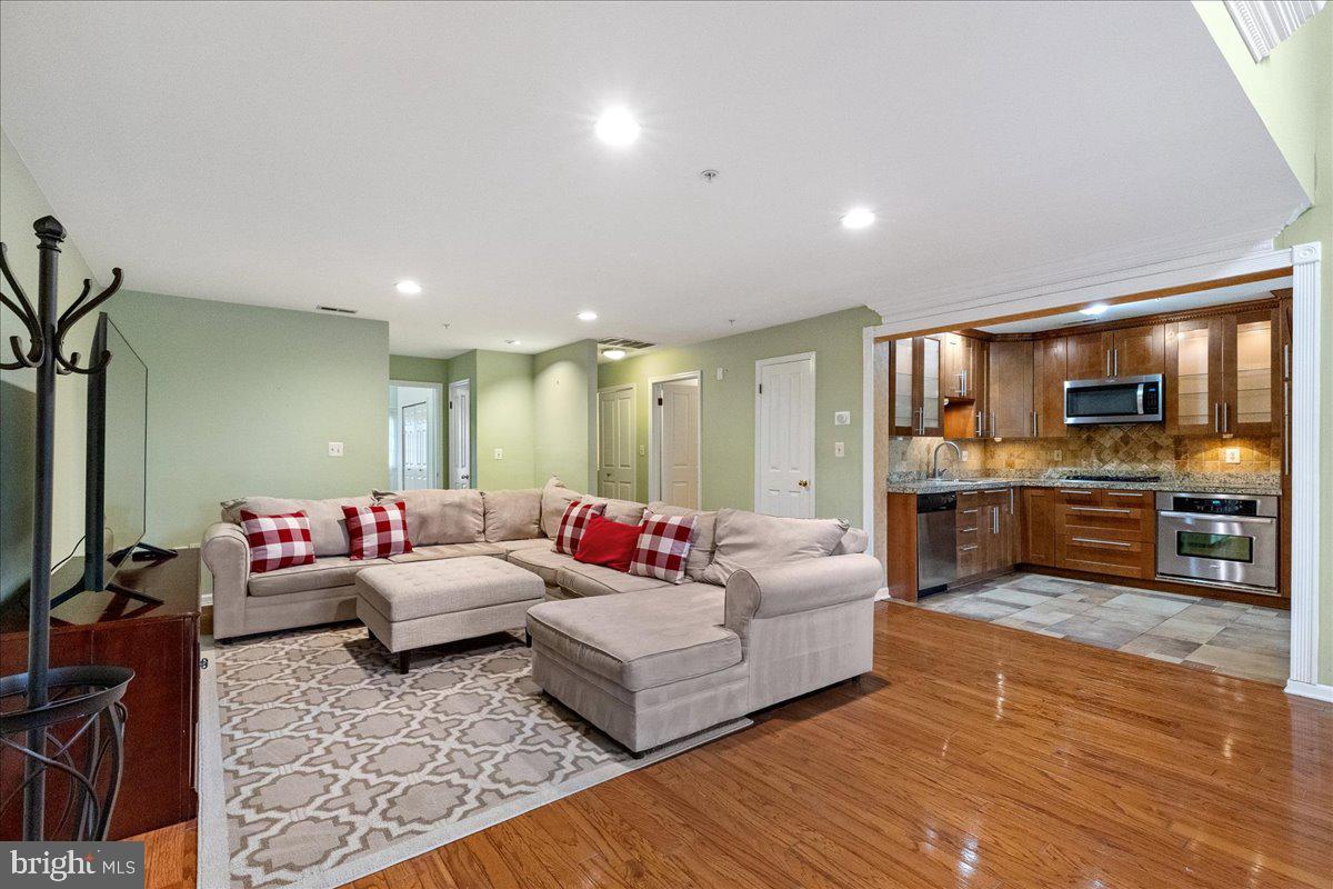 326 Brickhouse Road Princeton, NJ 08540 - Photo 2 of 22