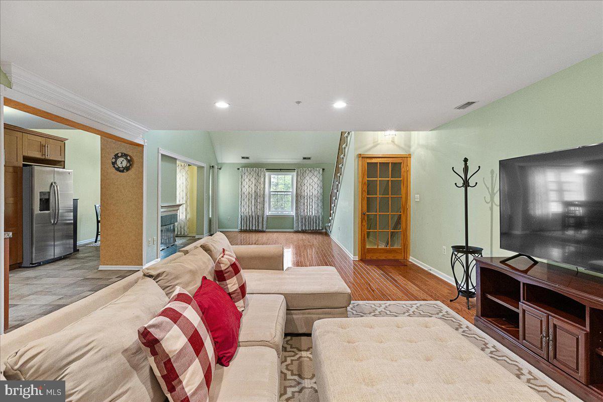 326 Brickhouse Road Princeton, NJ 08540 - Photo 4 of 22