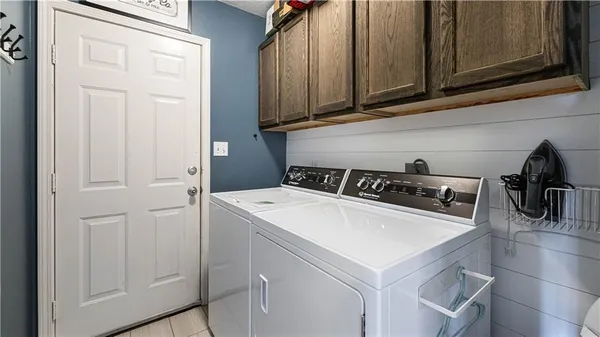$380,000 | 817 Bridle Trail Lane, Peculiar, MO 64078