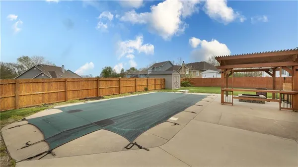 $380,000 | 817 Bridle Trail Lane, Peculiar, MO 64078
