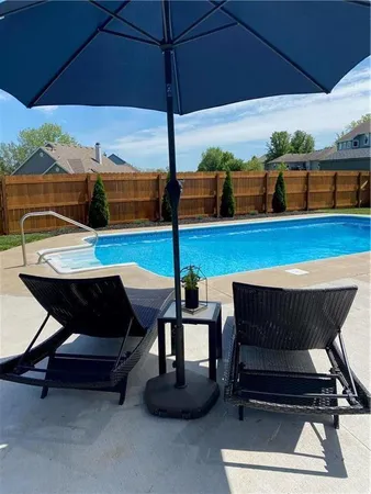 $380,000 | 817 Bridle Trail Lane, Peculiar, MO 64078