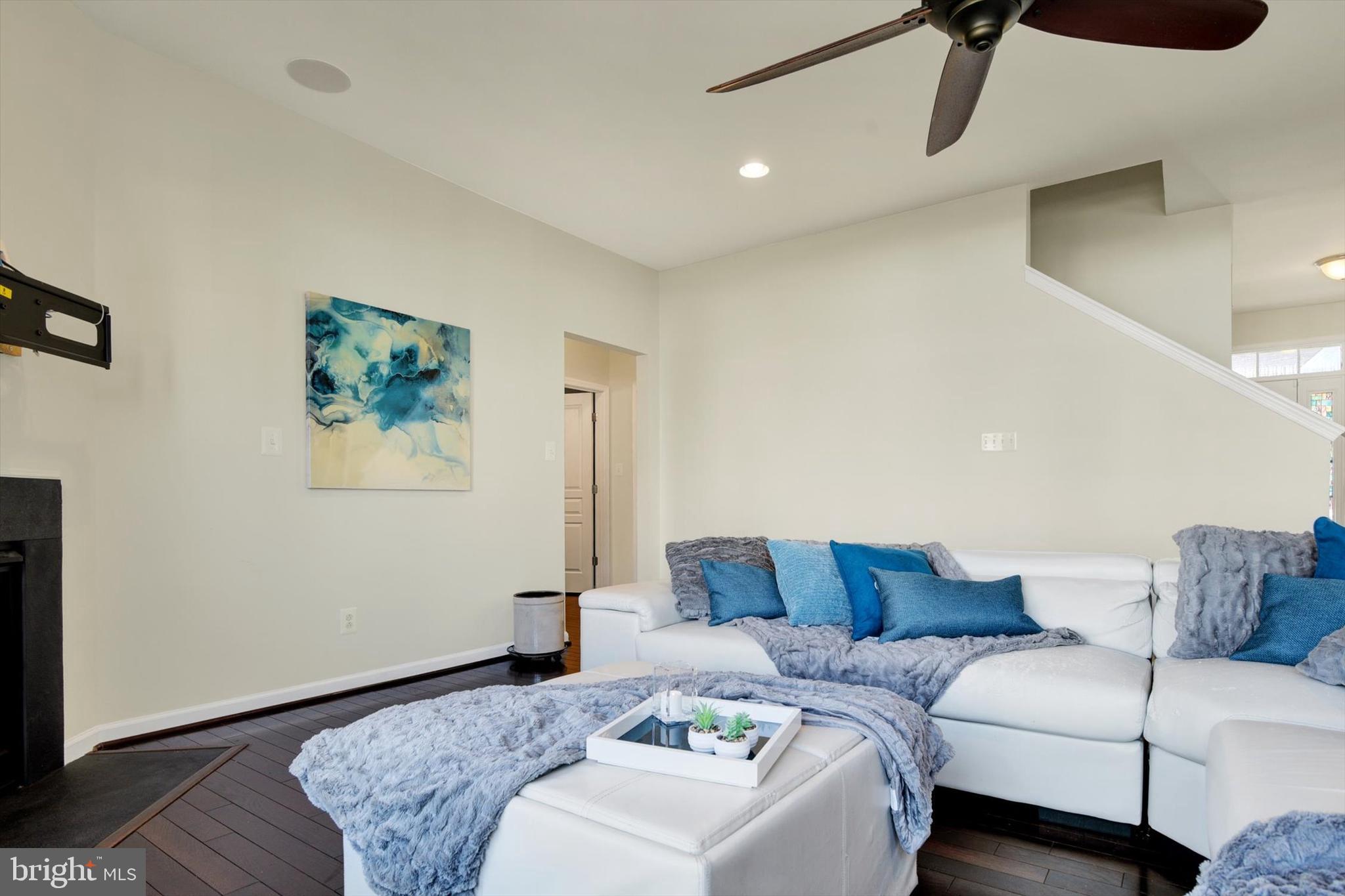 637 Bentgrass Drive Aberdeen, MD 21001 - Photo 3 of 35 a living room with furniture and a couch