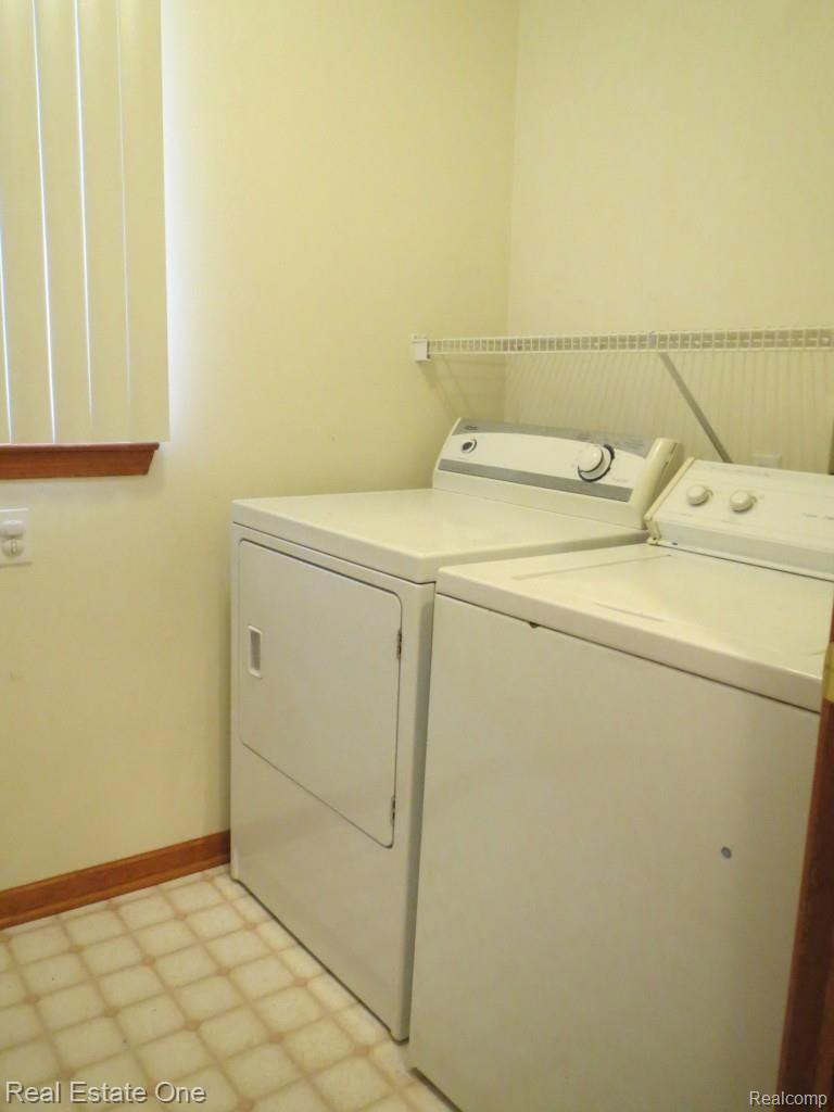 26115 King Road Romulus, MI 48174 - Photo 10 of 30 IMG_0007.jpg