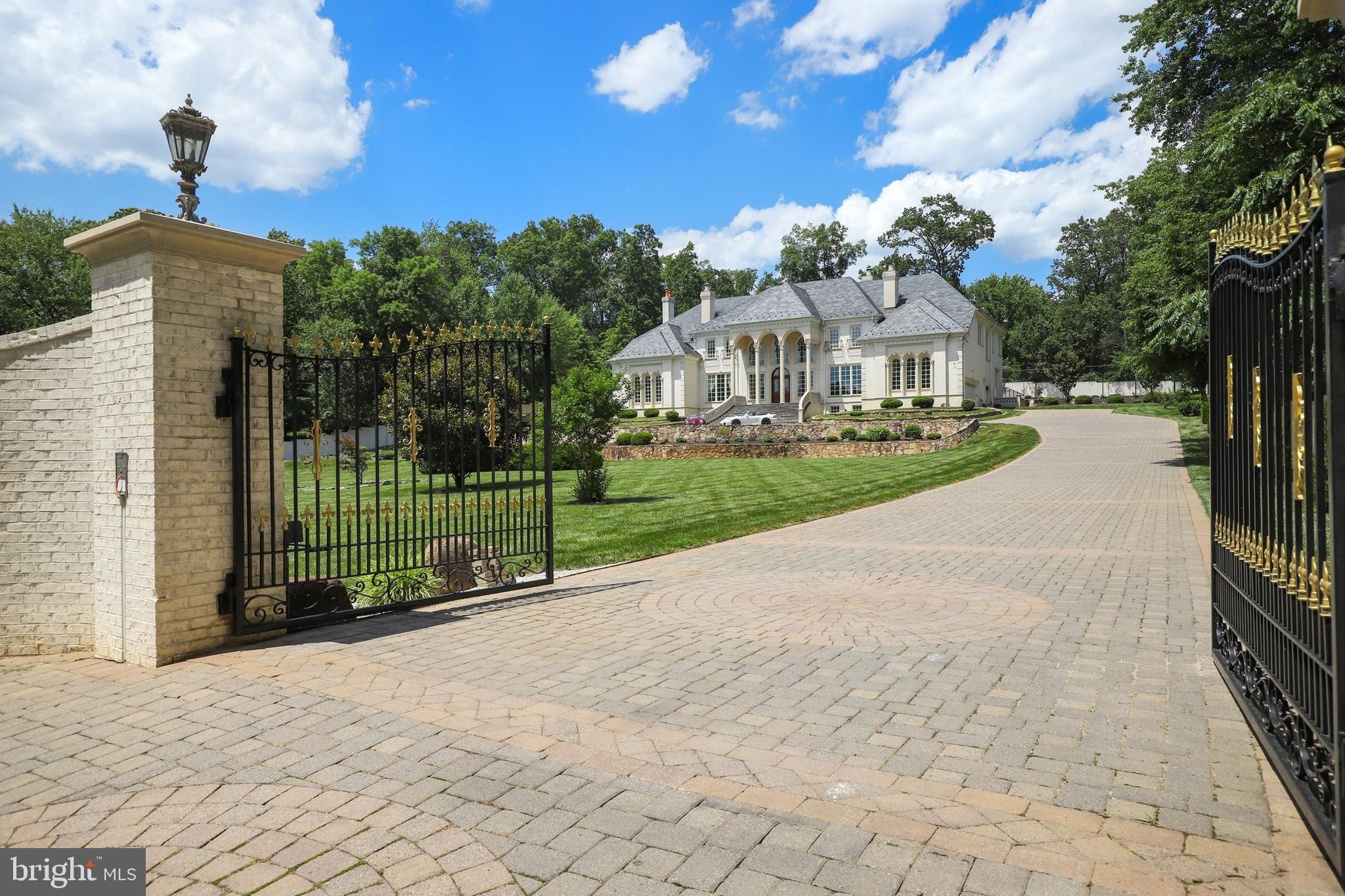 10610 Vale Road Oakton, VA 22124 - Photo 4 of 141 Gallery Image 4
