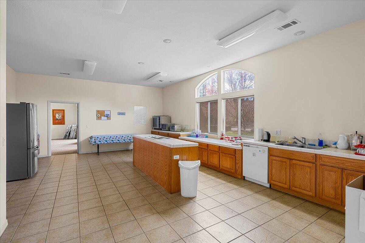353 Cedar Ridge Drive Cave Junction, OR 97523 - Photo 43 of 45 Club House Kitchen