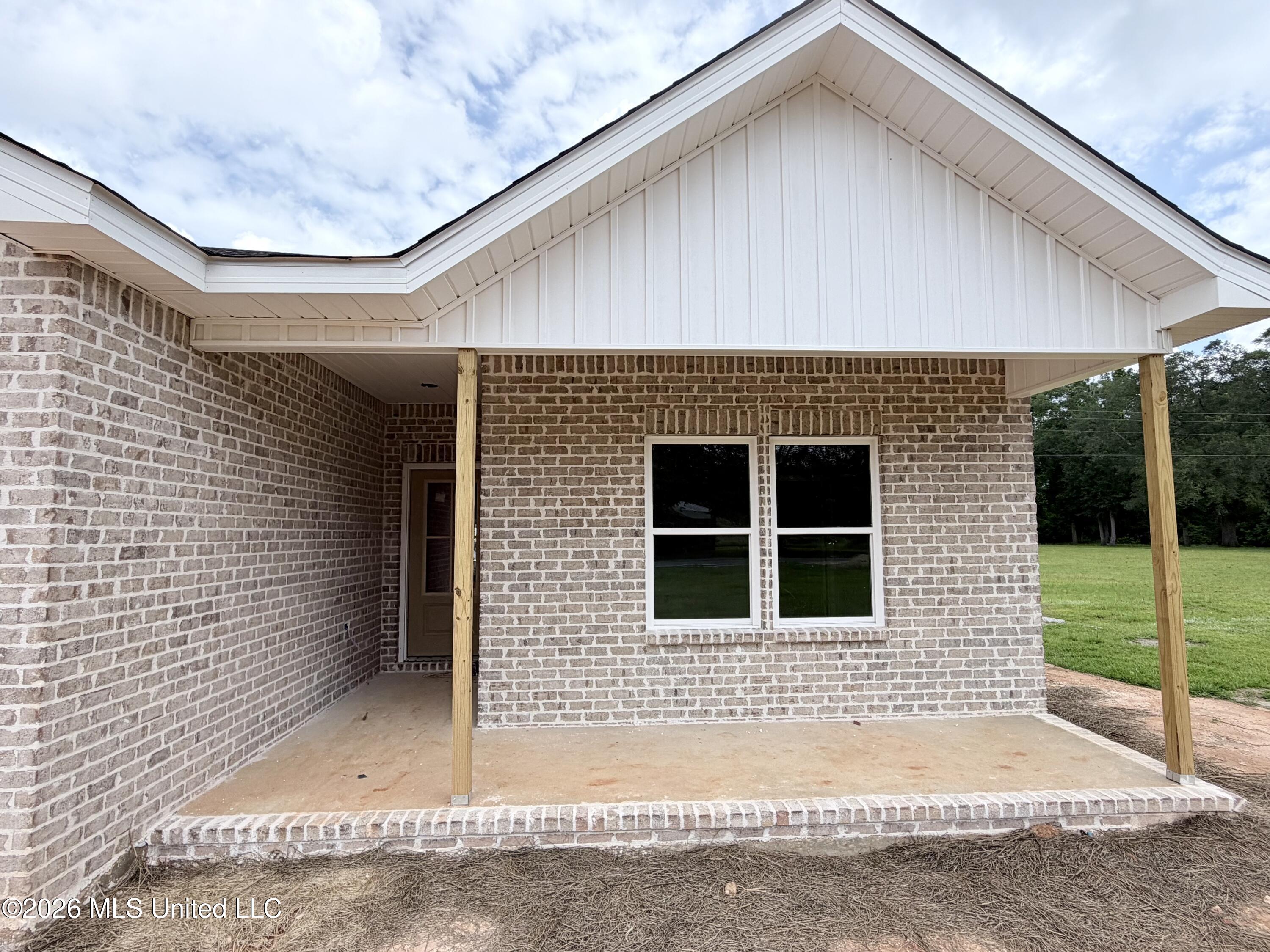 6695 Caraway Road Moss Point, MS 39562 - Photo 2 of 2 IMG_4631