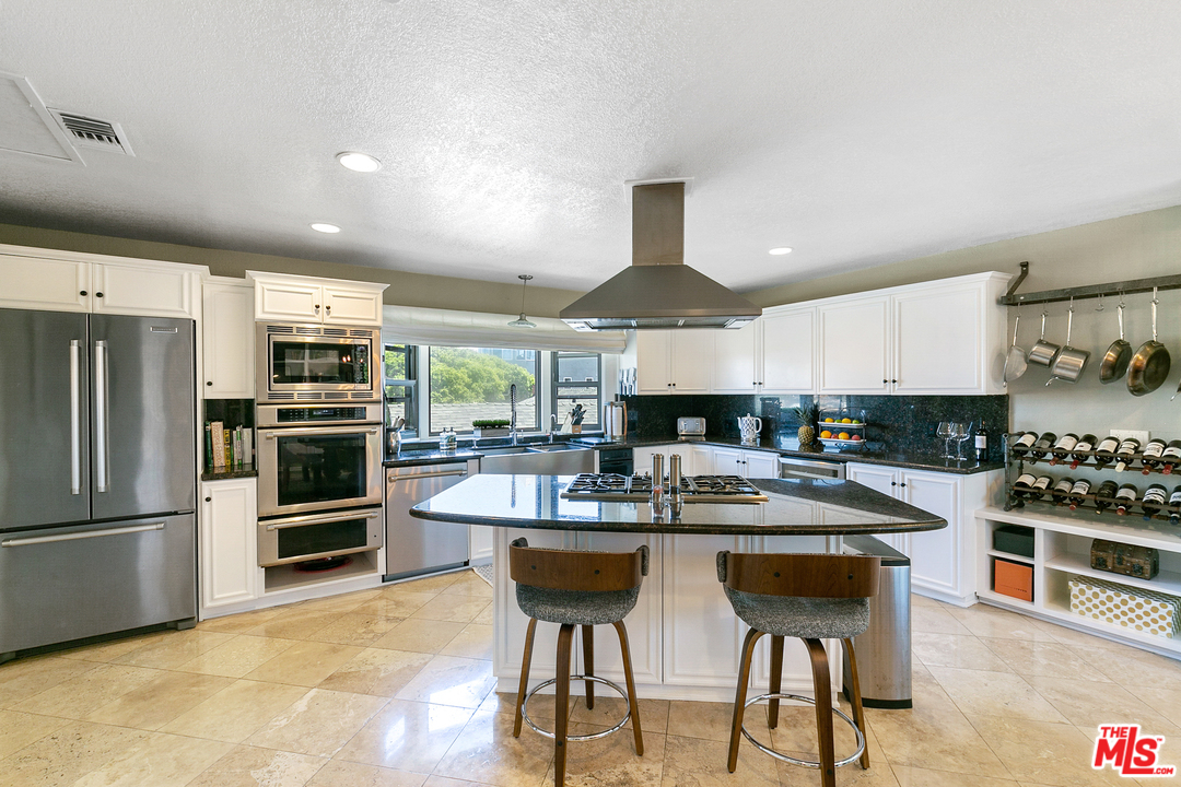 7113 Trask Avenue Playa del Rey, CA 90293 - Photo 14 of 39 Gallery Image 14
