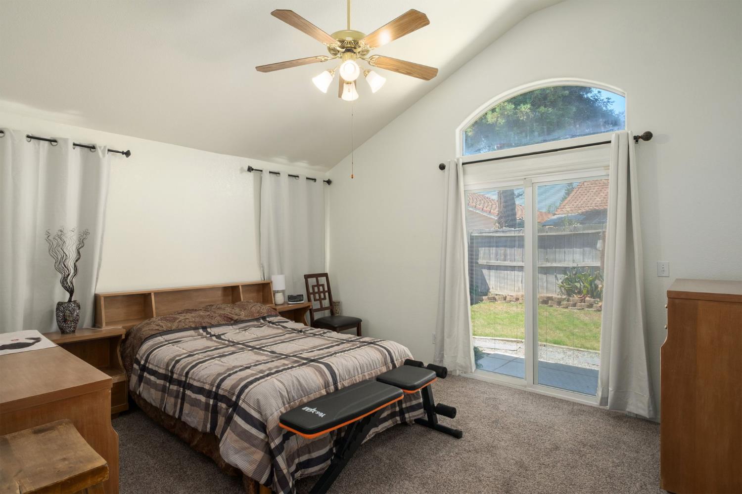 5682 West Sample Avenue Fresno, CA 93722 - Photo 15 of 25