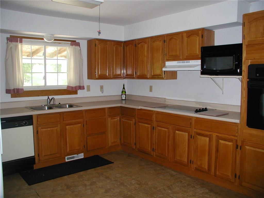 1268 Chicora Road Chicora, PA 16025 - Photo 9 of 16